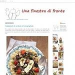 Una finestra di fronte